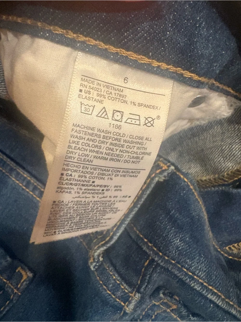 Old Navy $40 NWT Mid-Rise Boyfriend Distressed Crop Jeans 6 W 16” R 10.5” I 24” - Picture 6 of 9